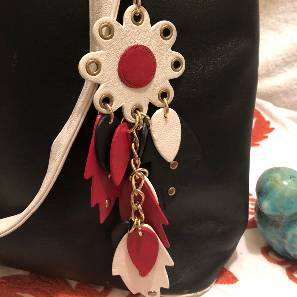 The Find leatherette tote
